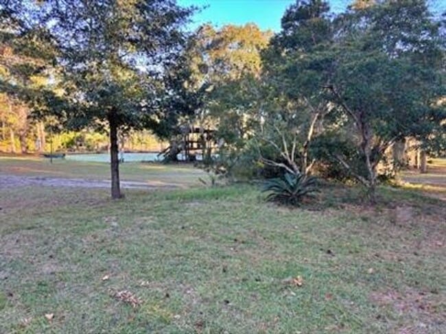 Building Photo - ***BEAUTIFUL QUAINT HOME NEAR MAYRIVER***