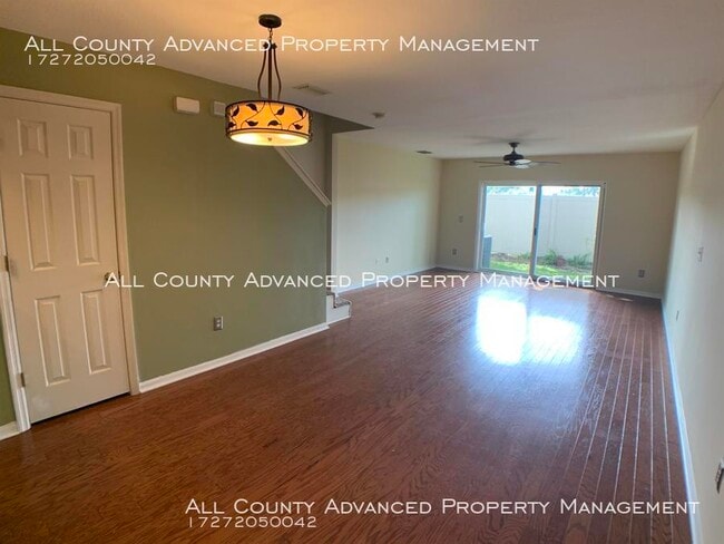 Building Photo - Waterford townhome for rent many amenities