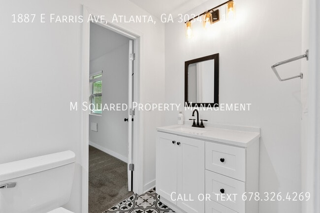 Building Photo - 1887 E Farris Ave