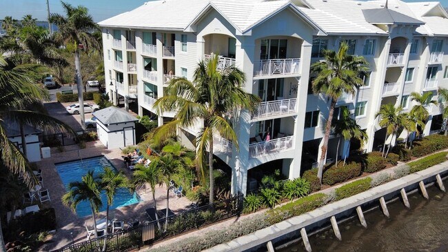 Building Photo - 975 NW Flagler Ave