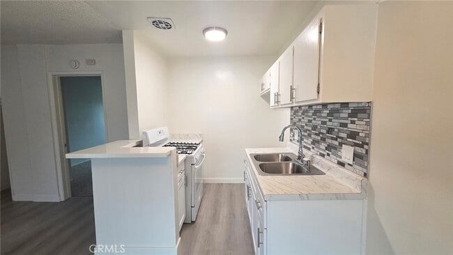 Building Photo - 1807 W Sumac Ln