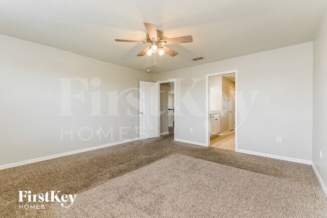 Building Photo - 2758 Red Horse Dr