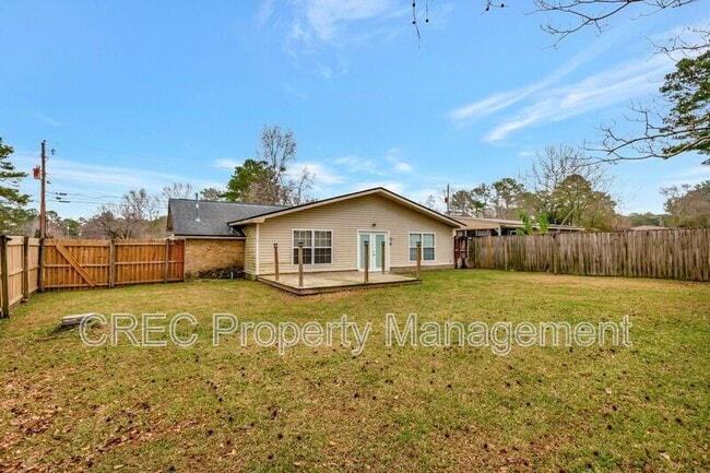 Building Photo - 122 Longleaf Dr