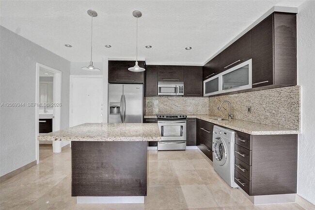 Building Photo - 7401 SW 82nd St