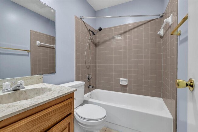 Building Photo - Nice 3 Bedroom, 2 Full Bath Home Located in SW Ft. Worth!