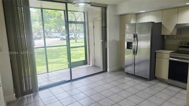 Building Photo - 8650 SW 133rd Avenue Rd