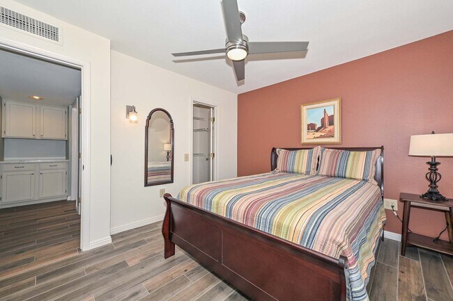 Building Photo - 55+ Gorgeous Gem Furnished ready for Move in!