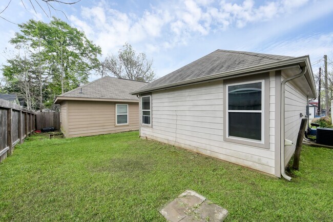 Building Photo - 16618 E Hammon