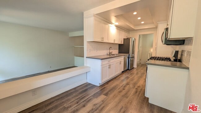 Building Photo - 1696 Palisades Dr