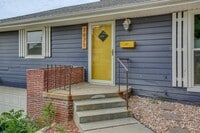 Building Photo - 7071 Izard St
