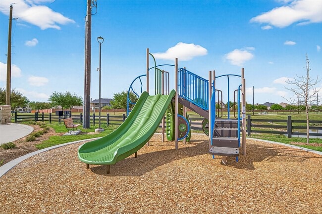 Building Photo - 10719 Mason Rd