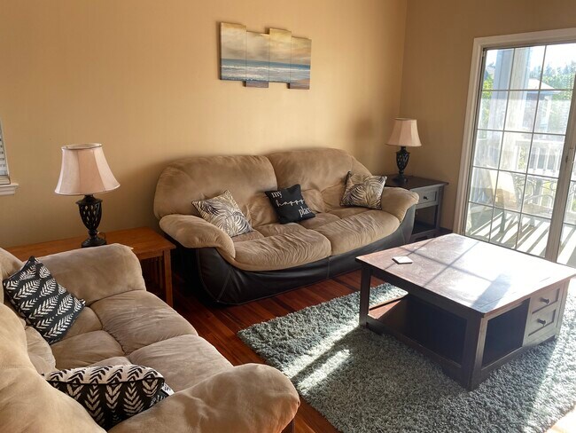 Building Photo - 3947 Gladiola Ct