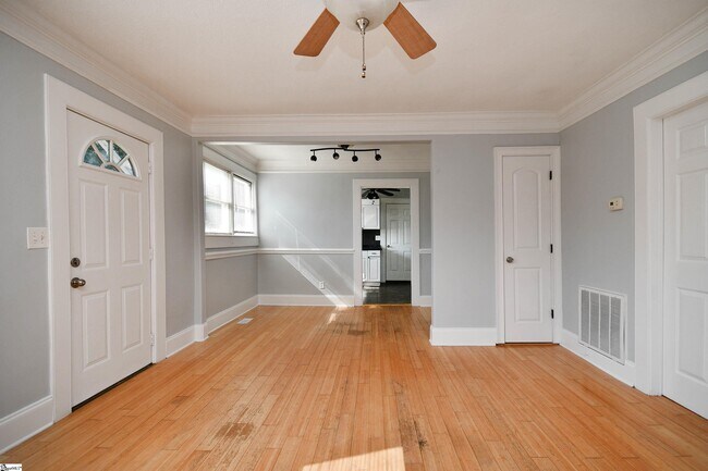 Building Photo - 204 Parkins Mill Rd