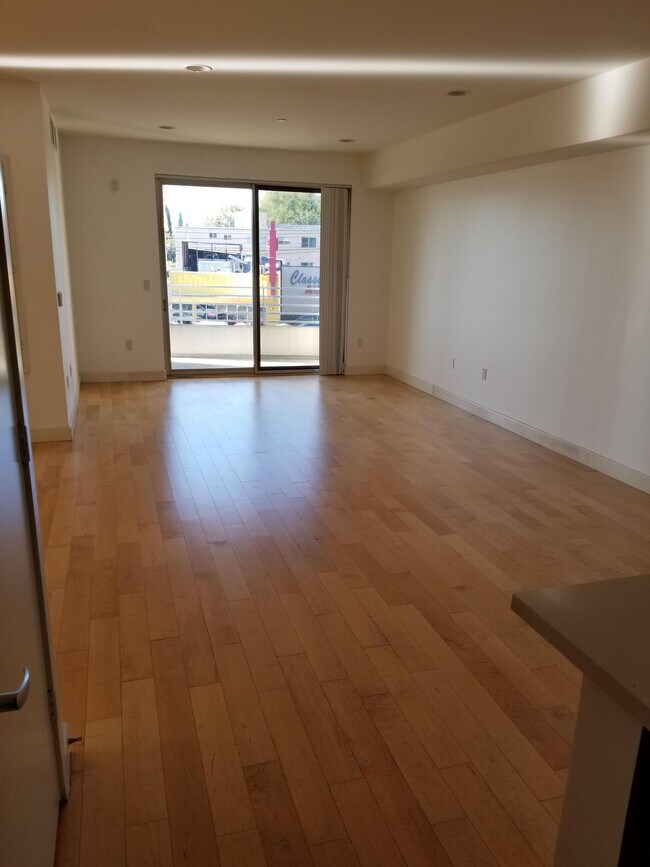 Building Photo - 1260 S Corning St