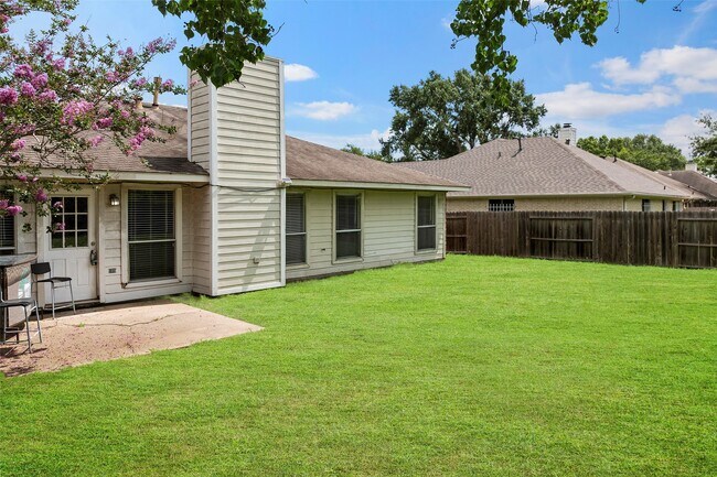 Building Photo - 21055 Southern Colony Ct