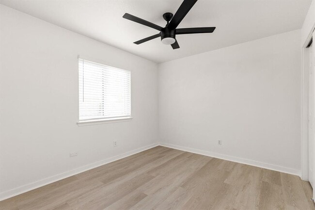 Building Photo - 8005 Willet Trail