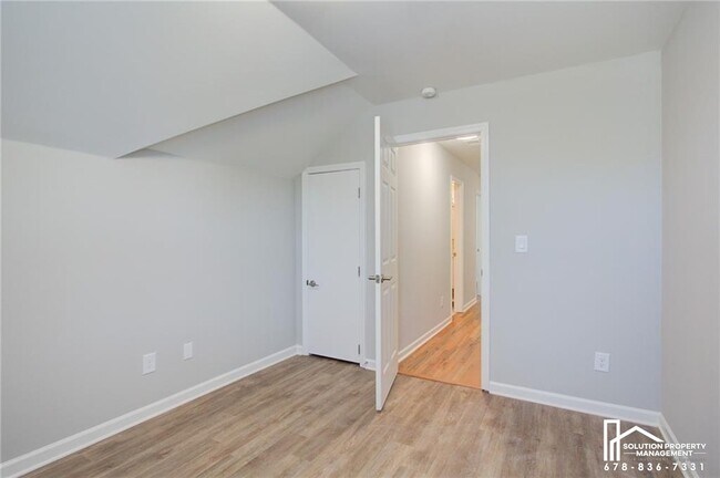 Building Photo - 1173 Arlington Ave SW