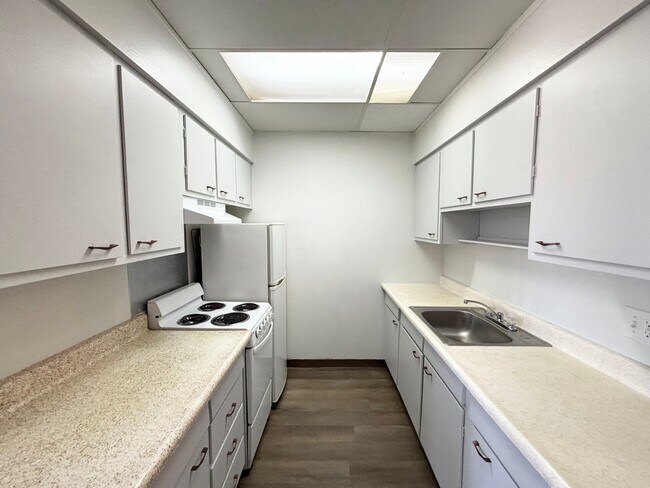 Building Photo - 208 W Abriendo Ave