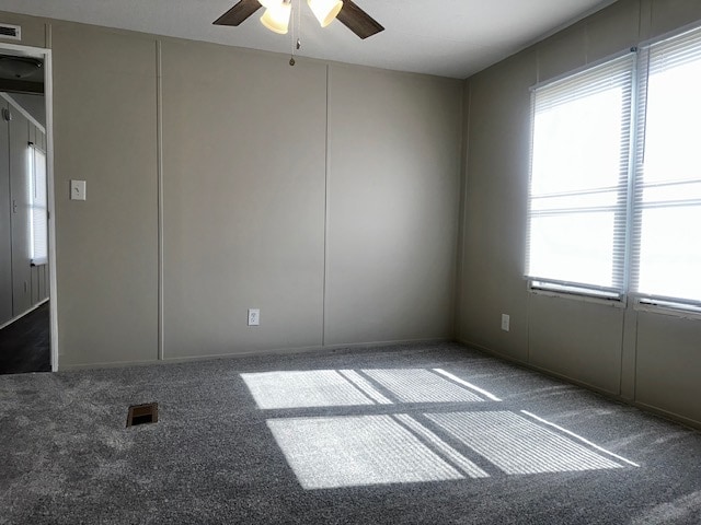 Building Photo - 605 Aster Bend