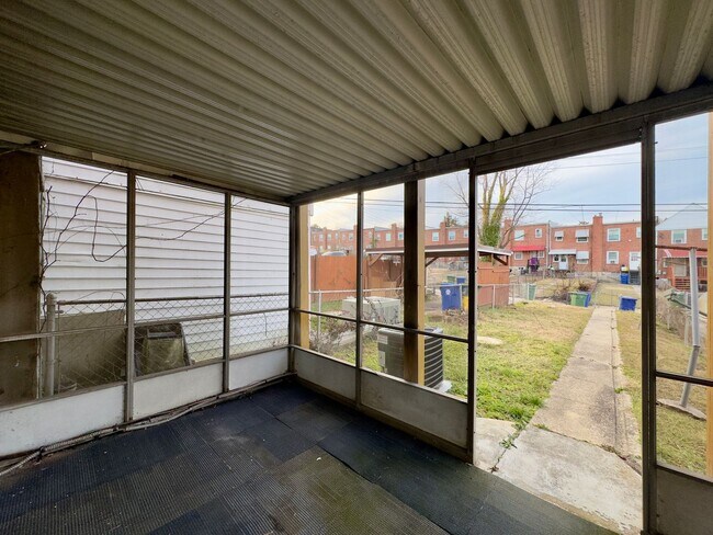 Building Photo - Charming 3 Bedroom/1.5 Bathroom in Yale Heights, MD!