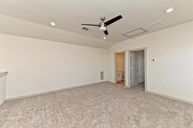 Building Photo - 13700 Lubeck Dr
