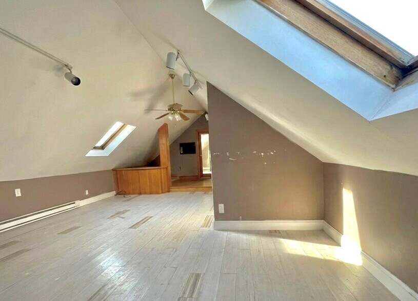 Building Photo - 82 Flint St