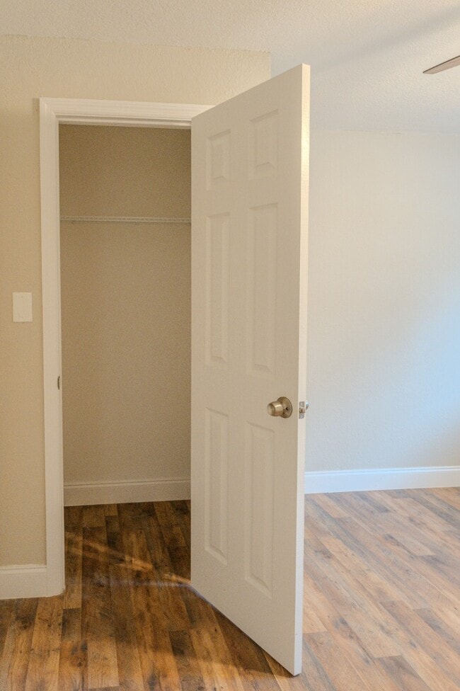 Building Photo - 129 W Church St