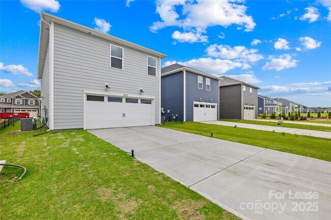 Building Photo - 14032 Penbury Ln