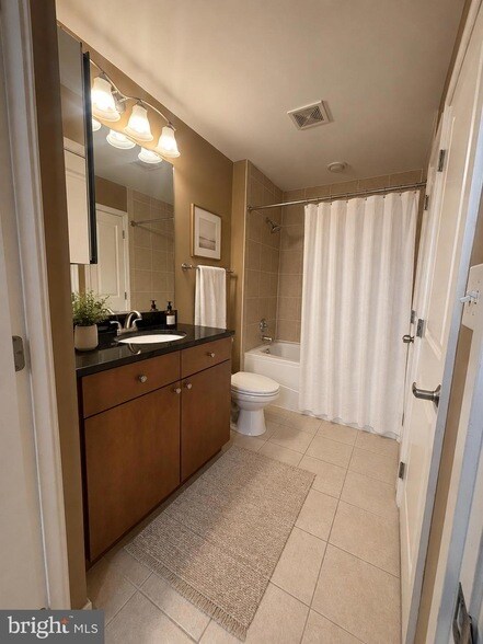Building Photo - 155 Potomac Passage