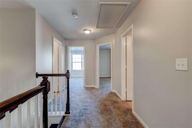 Building Photo - 7601 Summer Berry Ln