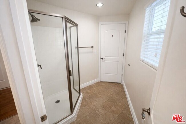 Building Photo - 1101 East Ave