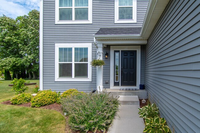 Building Photo - 26107 White Oak Trail