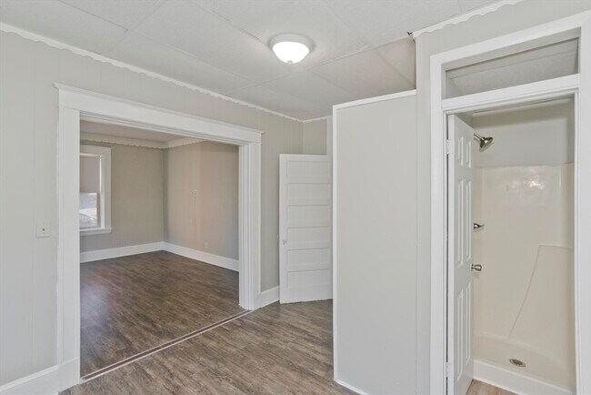 Building Photo - 116 Fort Pleasant Ave