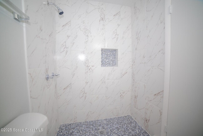 Building Photo - 230 W Towne Pl