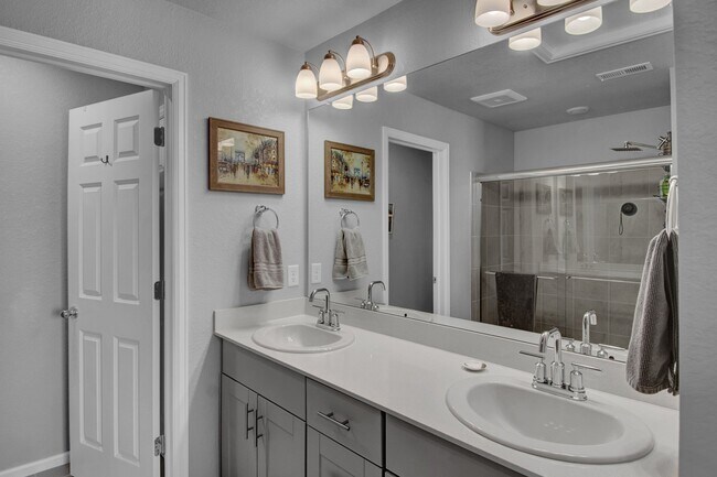 Building Photo - 12121 W 57th Dr