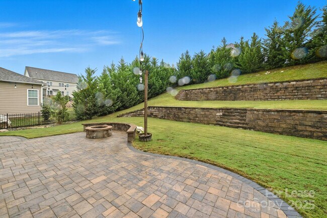 Building Photo - 425 Cassia Ct