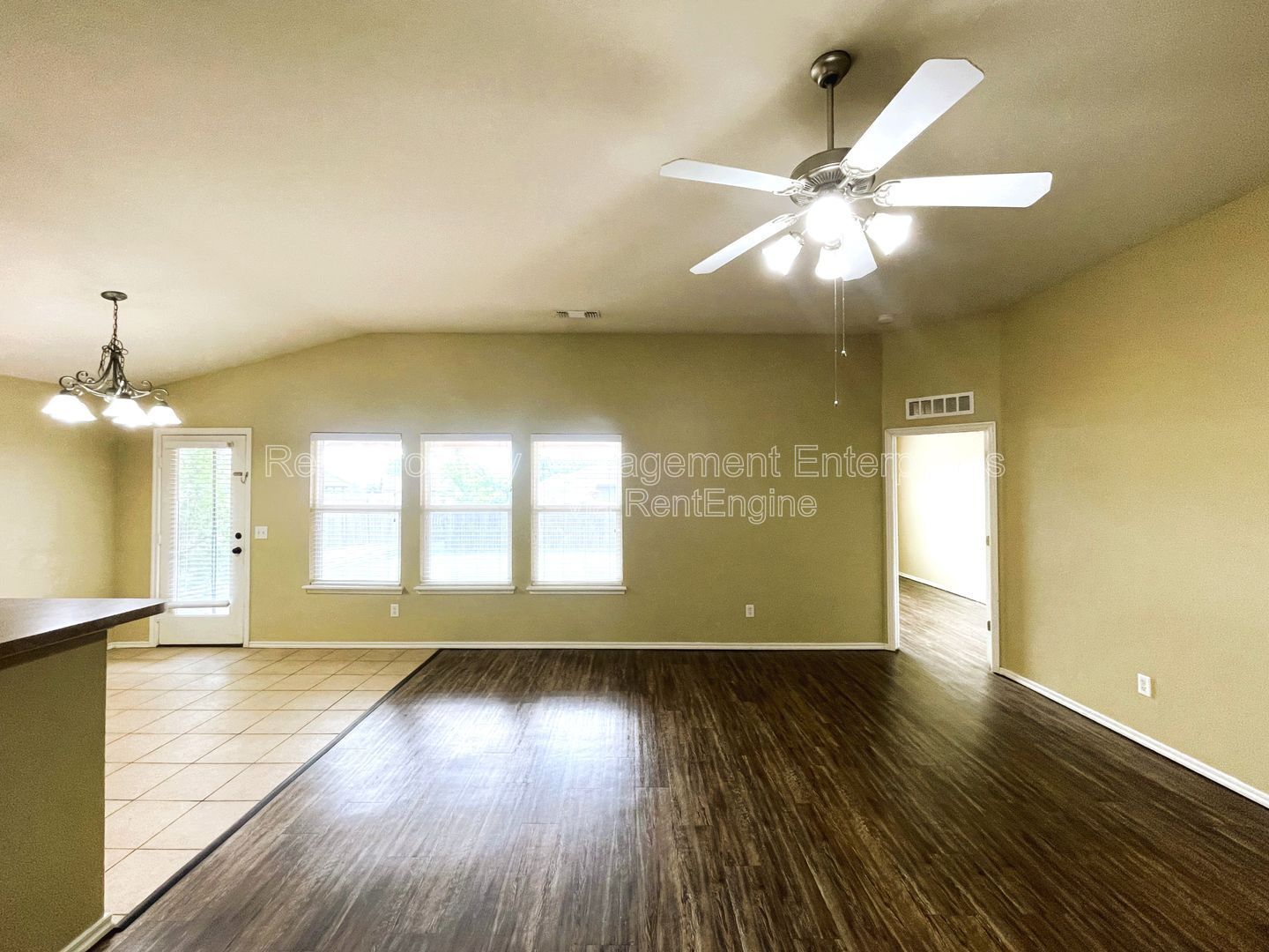 Building Photo - 18212 Viento Dr