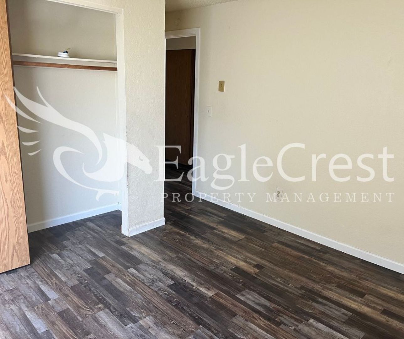 Building Photo - 320NEC