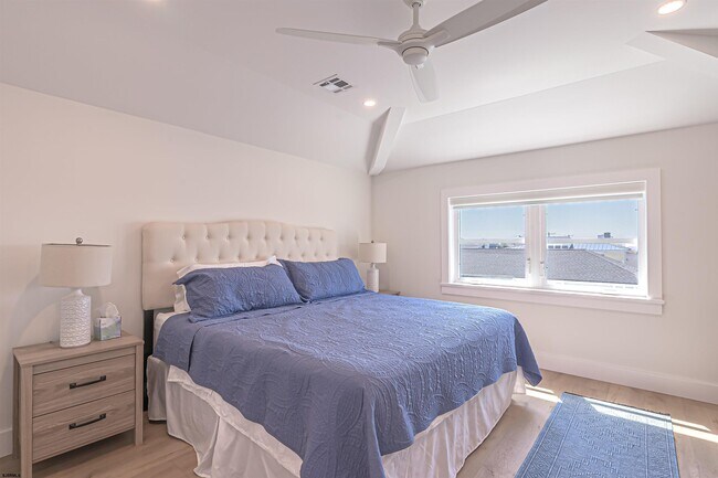 Building Photo - 26 S Rosborough Ave