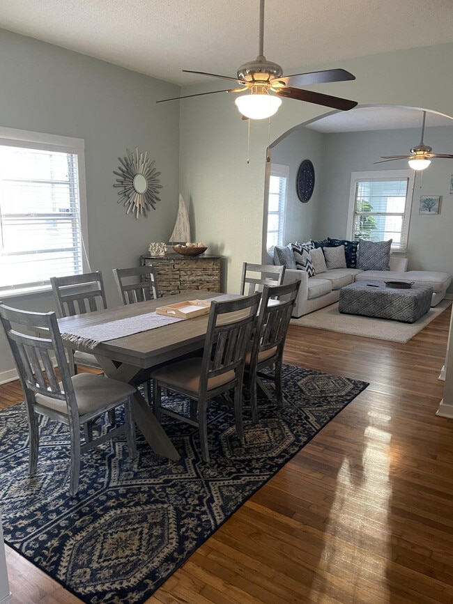 Building Photo - 411 N D St