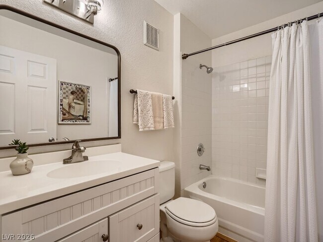 Building Photo - 1045 Grammy Dr