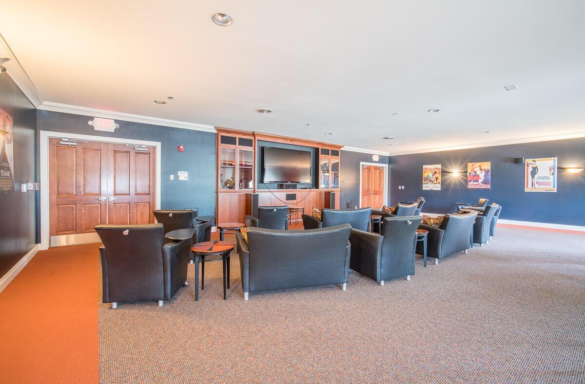 Building Photo - 4110 S Lake Dr