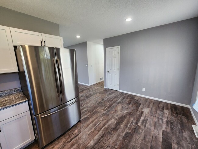 Building Photo - Remodeled 3-4 bedroom 2 bath house