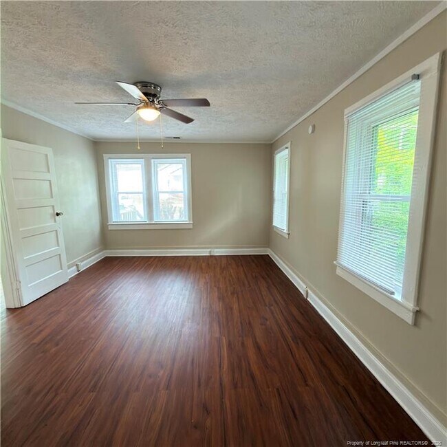 Building Photo - 216 Sedberry St