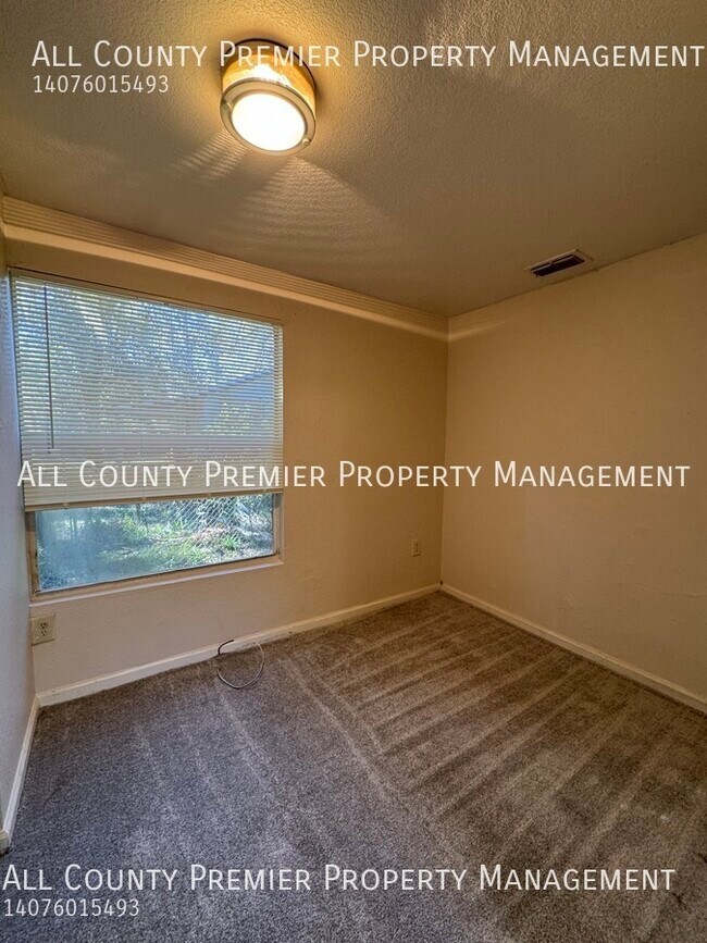 Building Photo - 511 S Dollins Ave