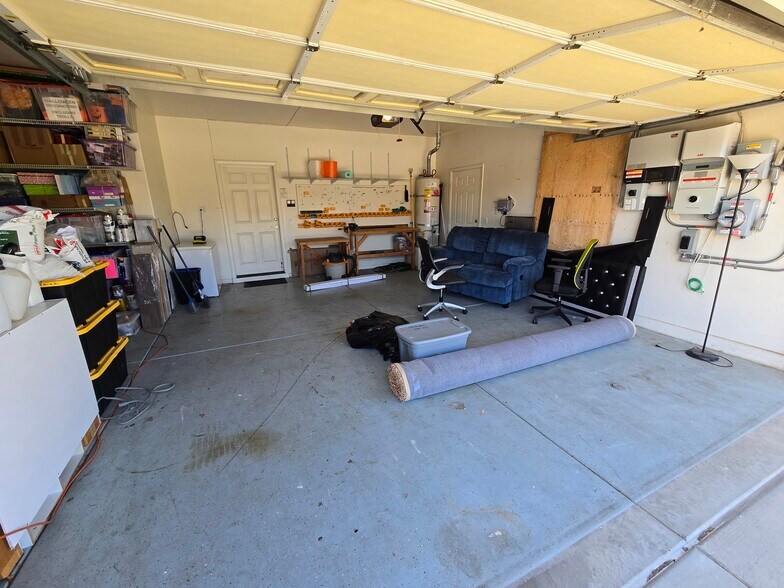 Building Photo - 832 Legacy Dr