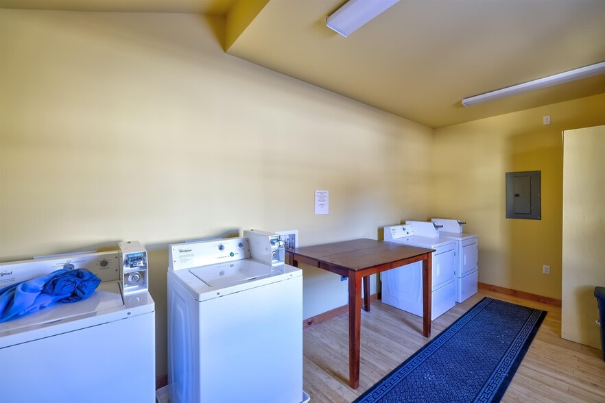 Community Laundry Room - 36 School St