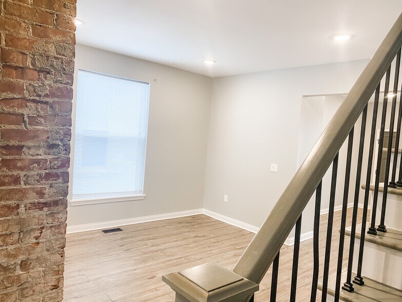 Dining room - 215 Avondale Ave