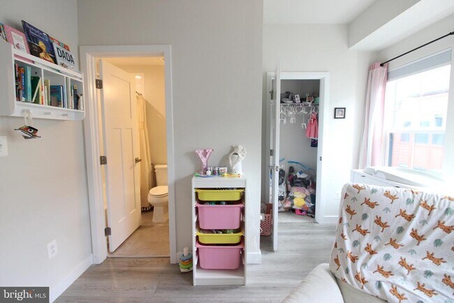 Building Photo - 6210 Monitor St