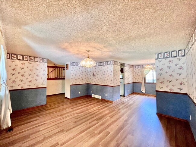 Building Photo - Spacious 4 bed/ 3 bath Two Story Home with Finished Basement - Lawn and Garden Care Included, New...